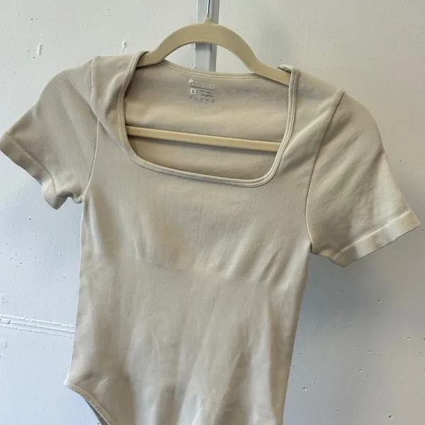 OQQ Ribbed Bodysuit Beige Square Neck Short Sleeve Stretch Small Minimalist - Image 3