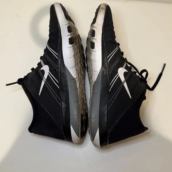 Nike Free TR 6 Sneaker Black/White-Cool Grey Size 8.5 - Image 6