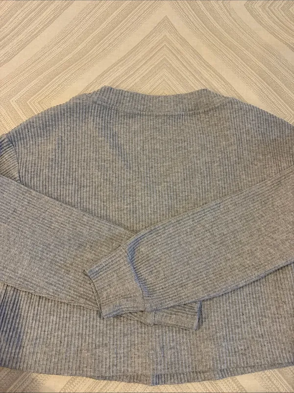 ALO Yoga Muse V-Neck Pullover Women’s Medium Heather Gray - Image 5