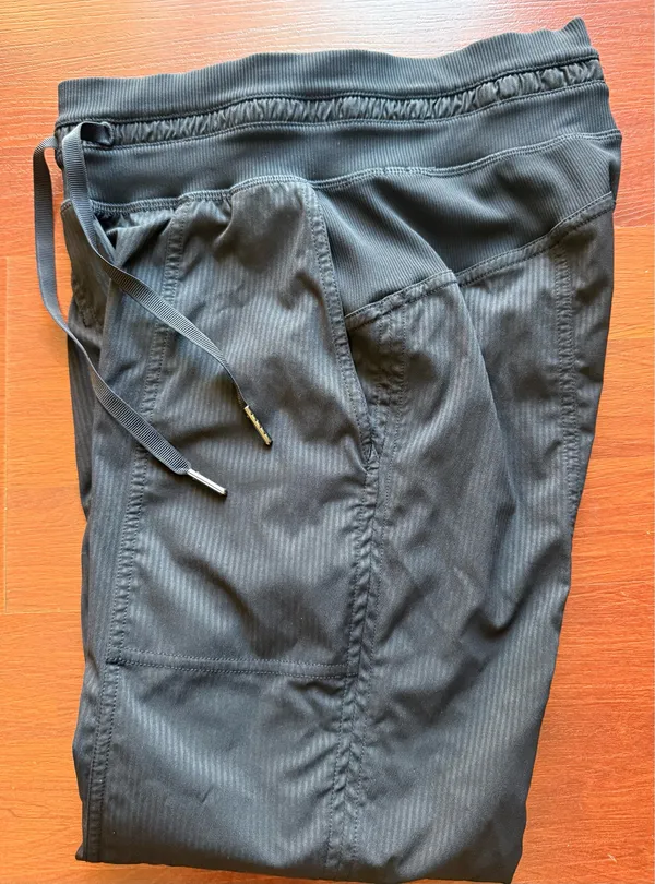 Lululemon Crop Pants Black Dance Studio - Image 3