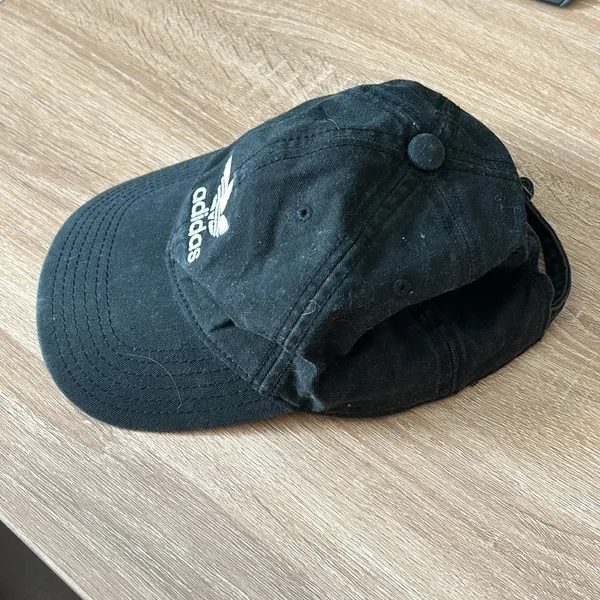 Adidas black baseball hat - Image 4
