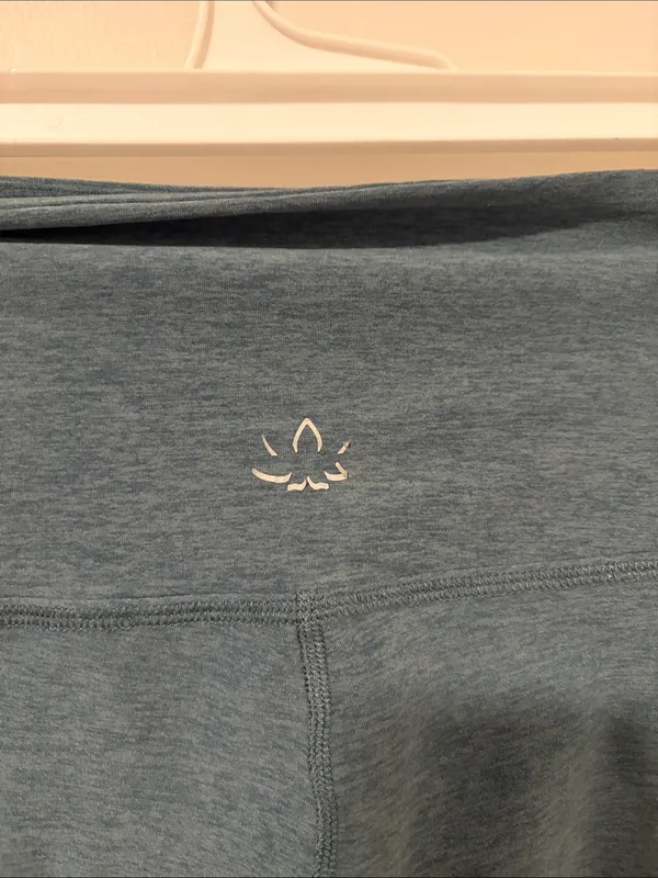 Beyond Yoga Super Soft Green Leggings - Image 4