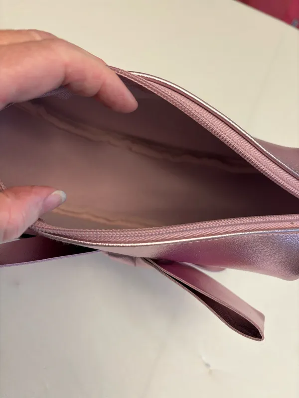 Bath & Body Works Metallic Pink Bow Wristlet Clutch zip top removable strap NWOT - Image 3