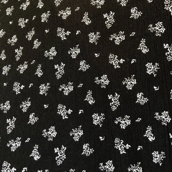 We My People Black White Floral Ruffle Cropped Blouse Size Medium NWOT - Image 4