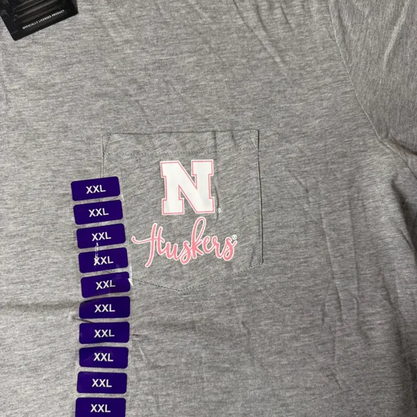 NEW Captivating Nebraska Huskers Womens XXL Gray Pocket T-Shirt NCAA Football - Image 3