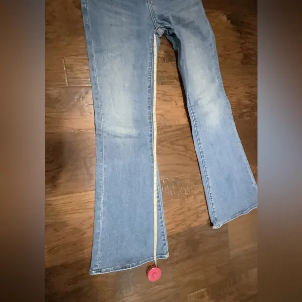 American Eagle Flare Jeans - Image 3
