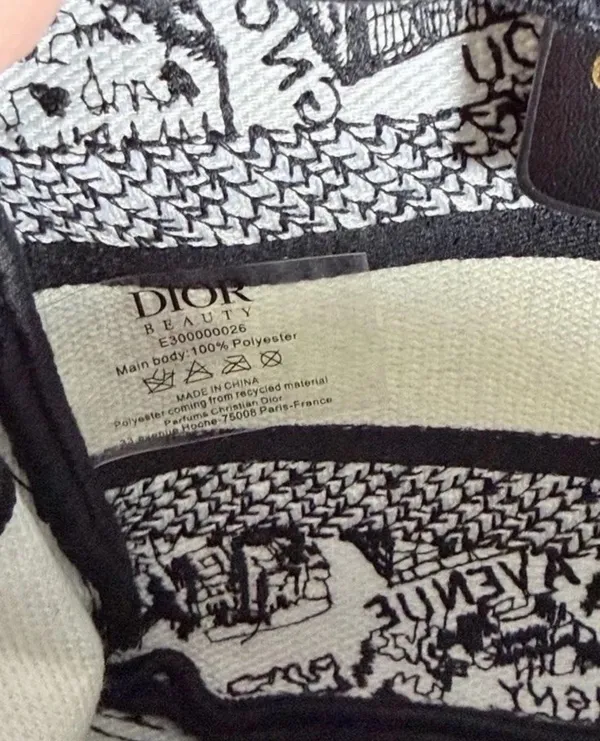 Dior cosmetic pouch  - Image 4