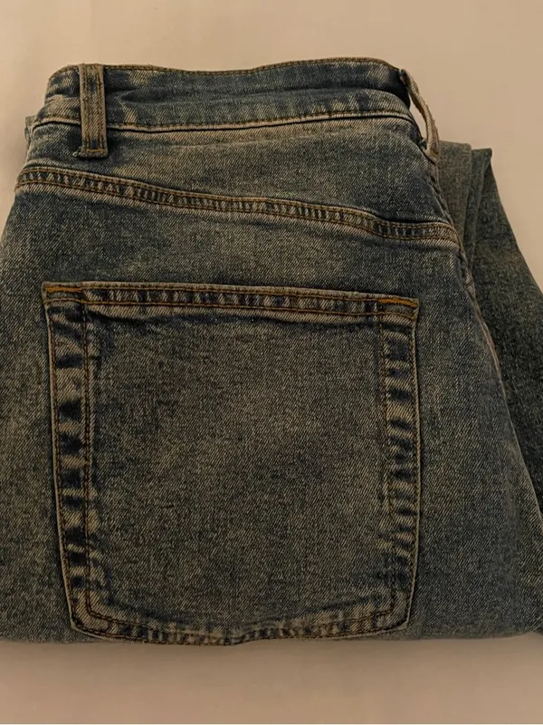 H&M Divided High-Rise Mom Jeans - Acid Wash - Size 10 (Fits Like 5’4” - Image 6
