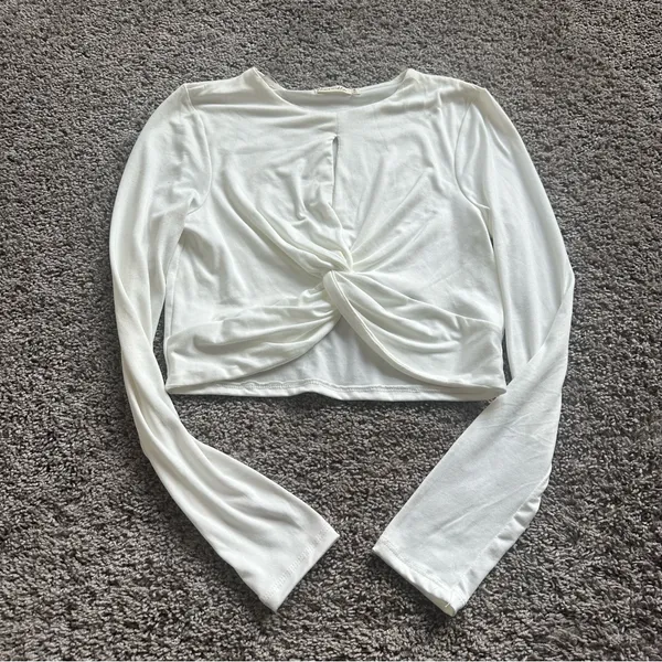 Heart & Hips Ivory Twist Detail Crop Top - Image 2