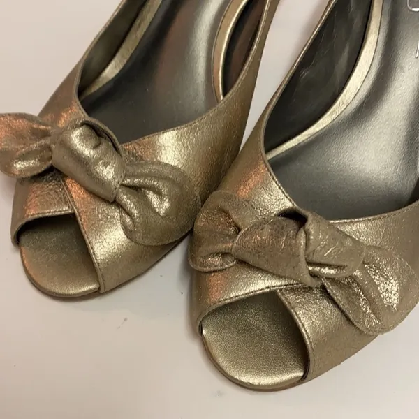 Jessica‎ Simpson Gold Metallic peep Toe Heels Shoes A10 - Image 4