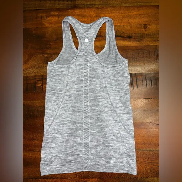 Lululemon Swiftly Tech Run Racerback Heathered Gray Tank Top Women'S Size 4 - Image 3