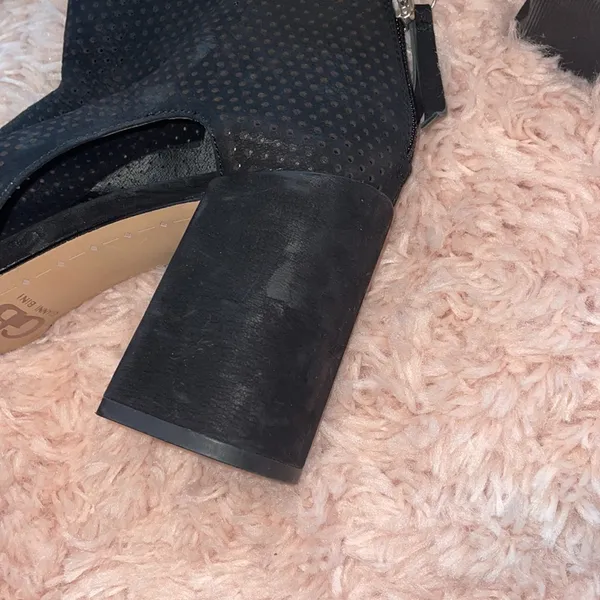 Gianni Bini Black Suede Peep Toe Booties - Image 7