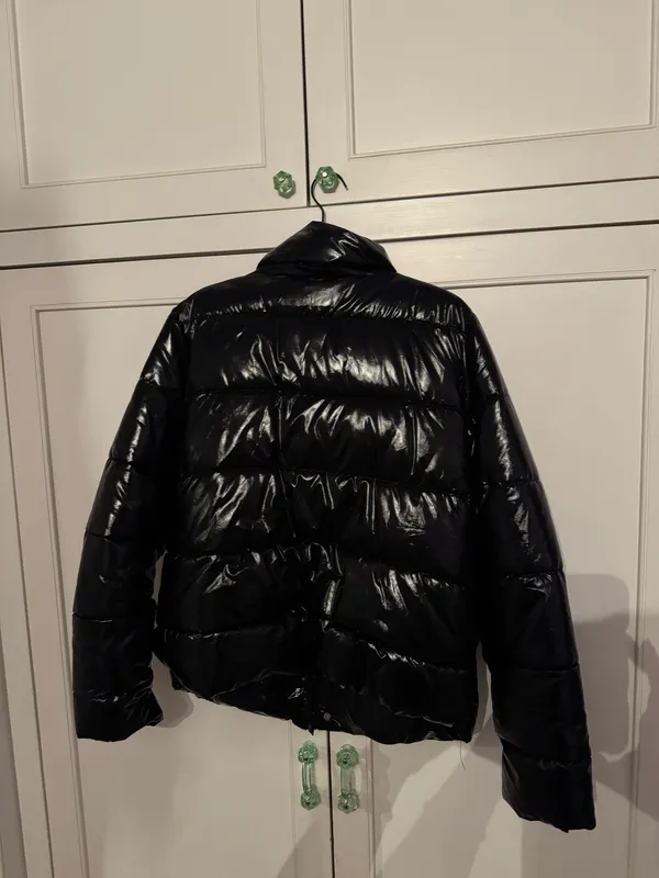 Forever 21 Black Puffer Jacket - Image 3
