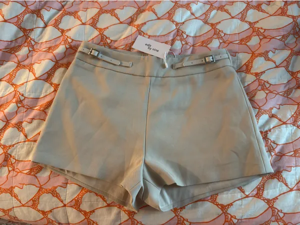 Boutique Cream, matching shorts and a tank set - Image 3