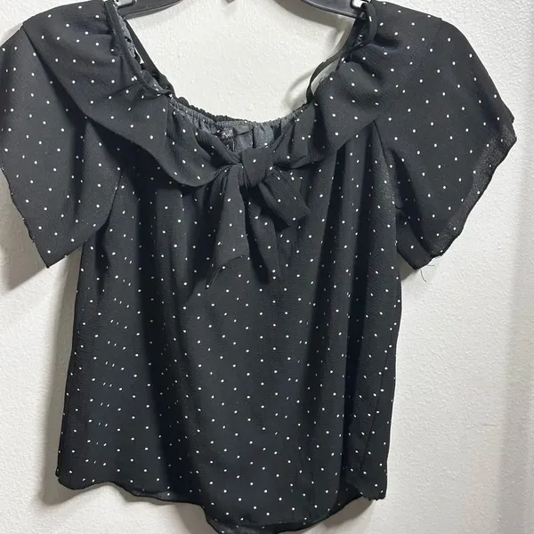 Papaya Women‎ Black Polka Dot Off Shoulder Blouse Size Small. - Image 2