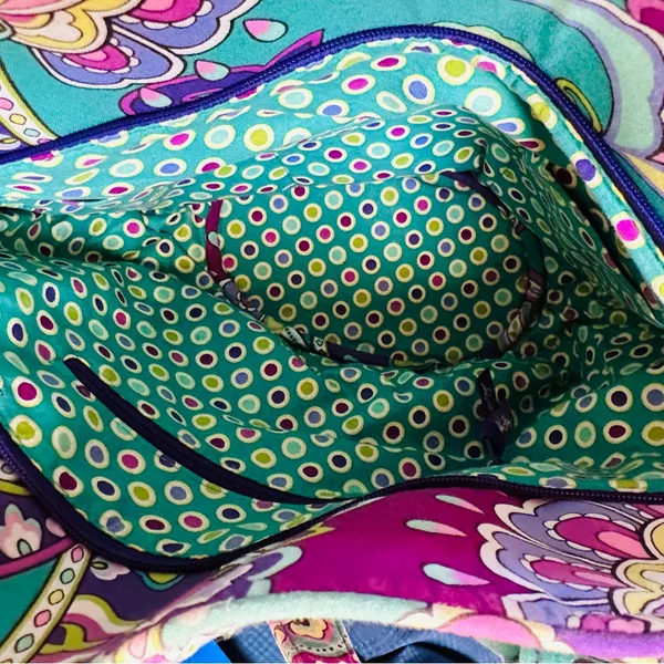 Lovely Vera Bradley Shoulder Bag in Pristine Condition - Image 8