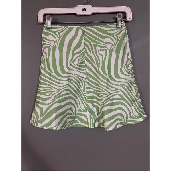 PRINCESS POLLY Clueless Zebra Print Mini Skirt Green and White Size 0 - Image 5