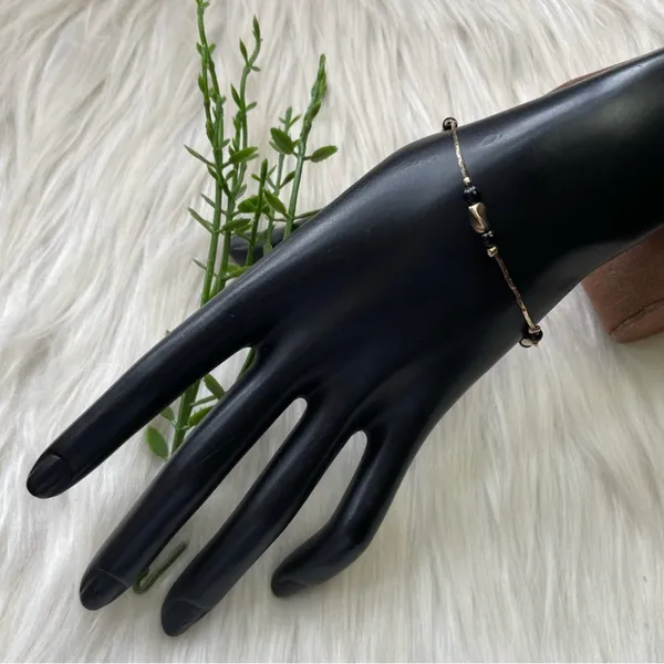Vintage Amway onyx beads gold tone bracelet - Image 6