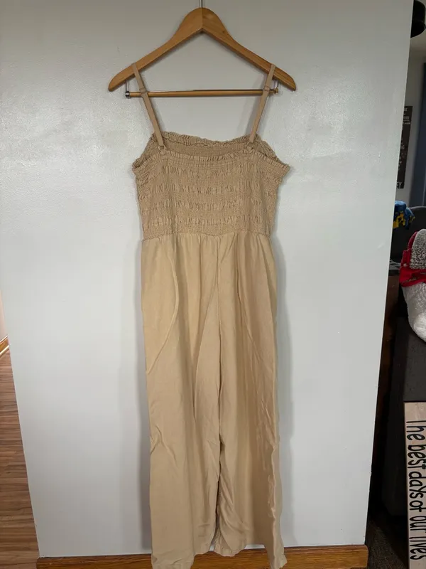 Universal Threads Jumpsuit Beige Tan Smocked Linen - Image 3