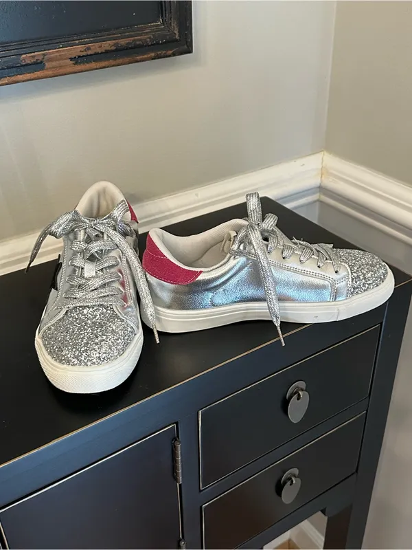 Silver Glitter Star Sneakers Size 36 - Image 3