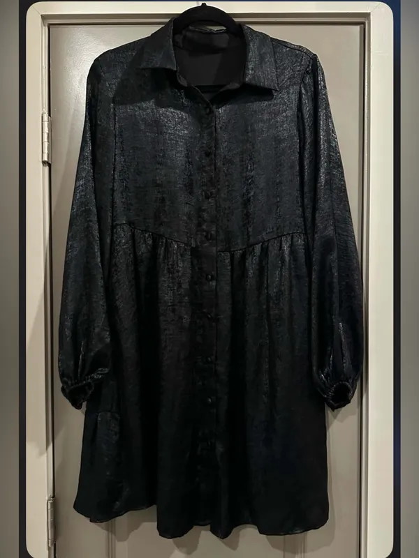 Sleek Black Satin Long-Sleeve Shirt Dress - Image 2