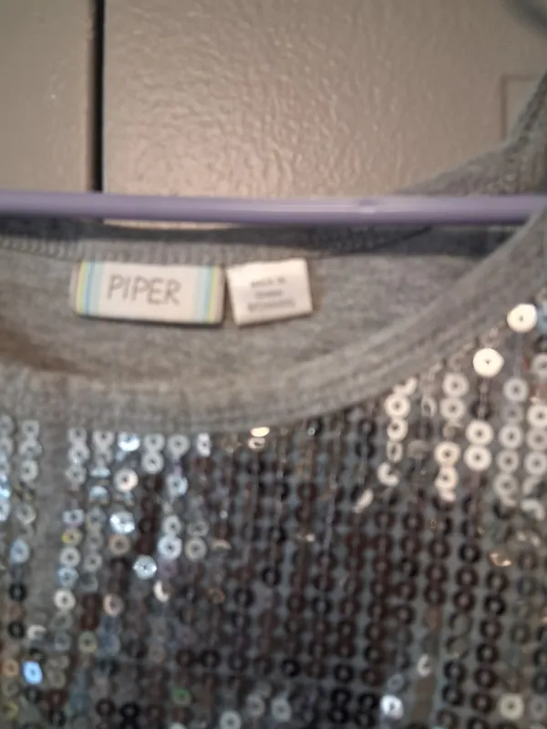 Piper heavily sequined sleeveless tank y2k 2000s top in gray and silver size small. - Image 4