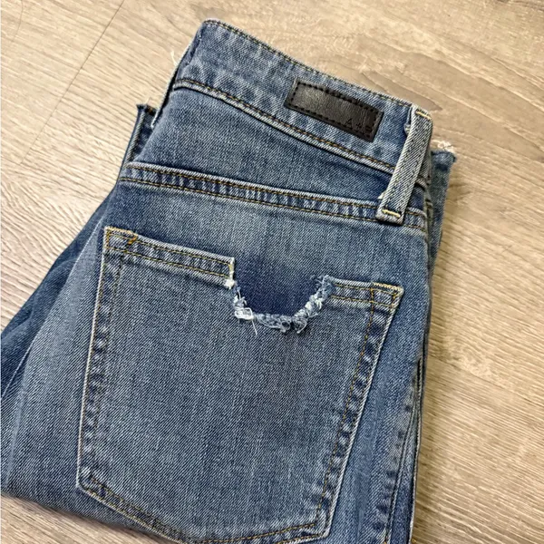 •Abercrombie & Fitch• 20e Natural Rise Ankle Straight Jeans - Image 2