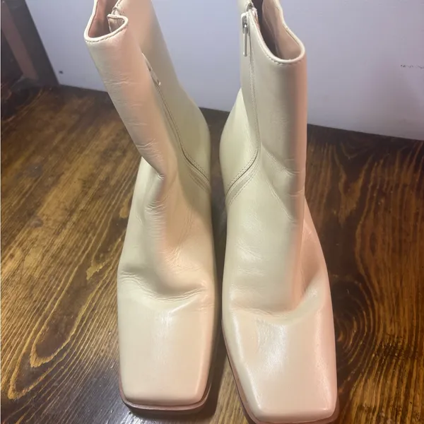 Anthropologie Off White‎ Heeled Squared Toe Boots Size 9 (40) - Image 3