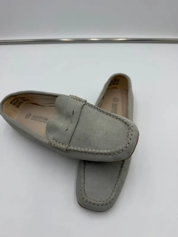 Predictions Men’s Light Gray Suede Penny Loafers Size 7.5 Moc Toe Slip On - Image 4