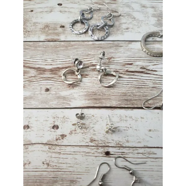 Job Lot of 9 Pairs of Earrings Silver Tone Pre Owned Earrings for Pierced Ears - Image 3