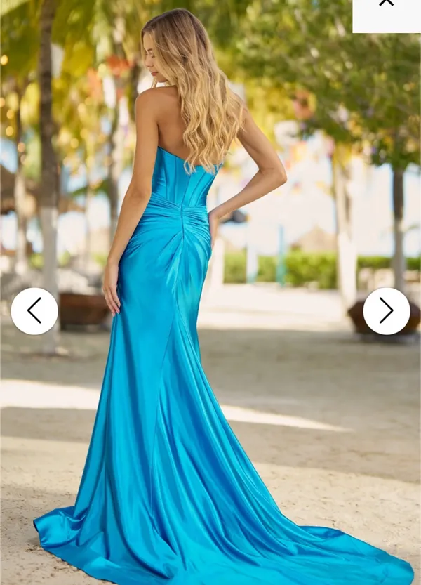 Sherri Hill Prom Dress 56161 Red - Image 4