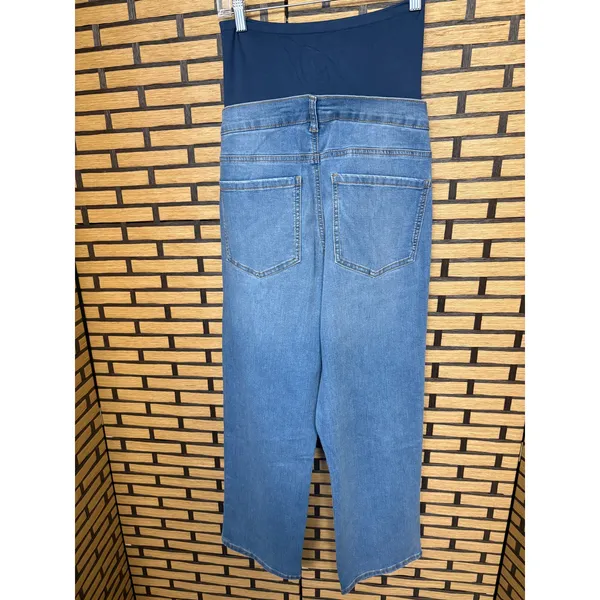 Time‎ And Tru Straight Leg Maternity Jeans Size Medium - Image 2