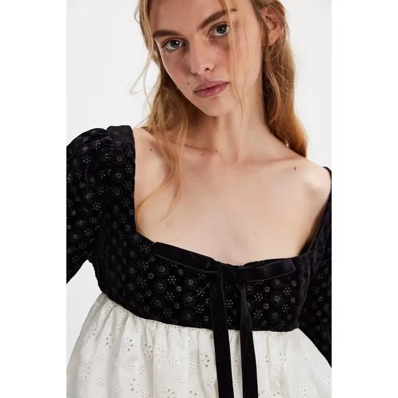 NWT!! FOR LOVE AND LEMONS‎ Elisa Long Sleeve Top Black Velvet Taffeta Eyelet XS - Image 4