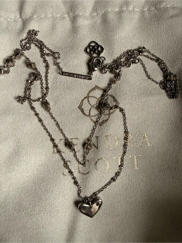 Kendra Scott Silver Double-Layer Heart Necklace - Image 7