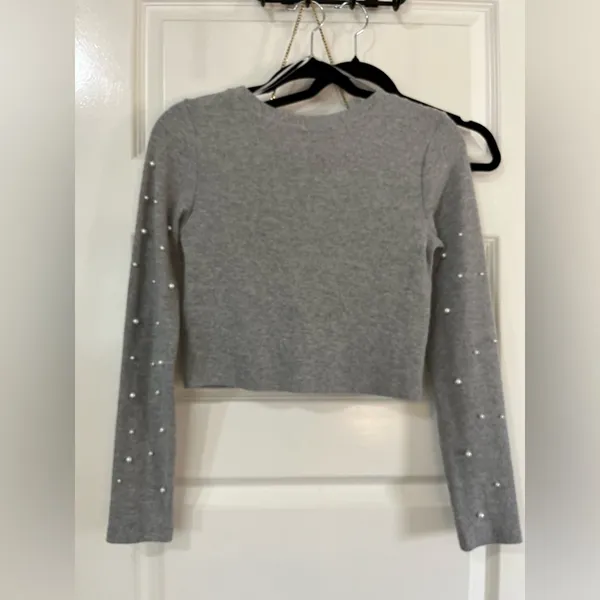 Zara Light Gray Pearl-Studded Cardigan Sweater Sz M - Image 3