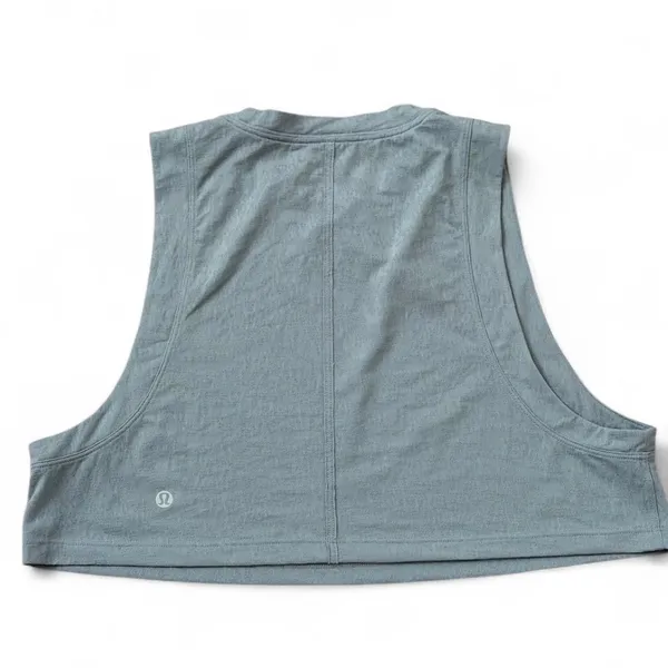 Lululemon cropped light weight athletic tank top - Image 3