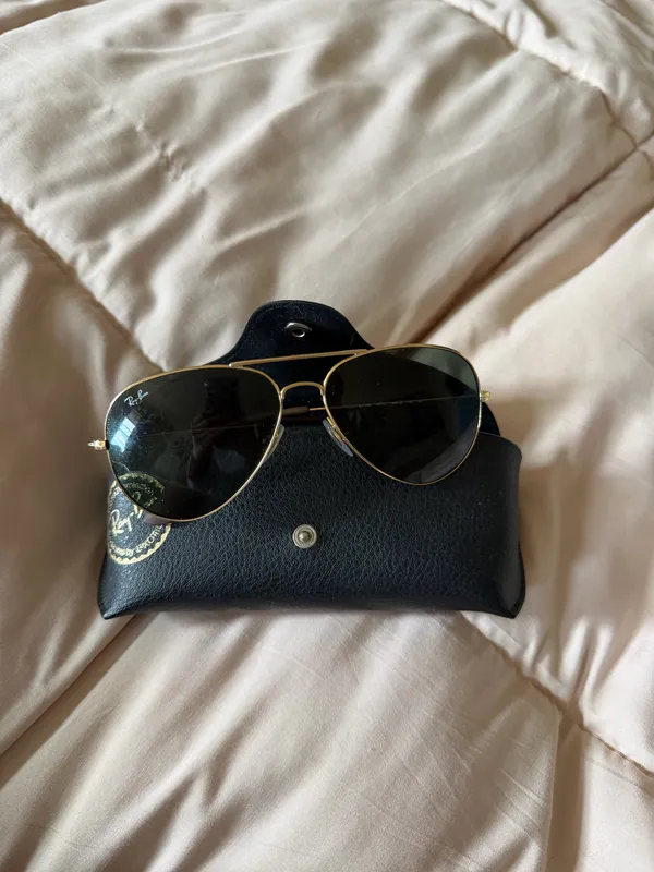 Ray-Ban Aviator Gold and case  - Image 2