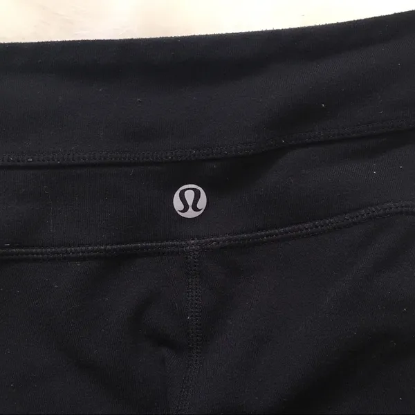 Lululemon Black Groove Crop Pant 4 - Image 4