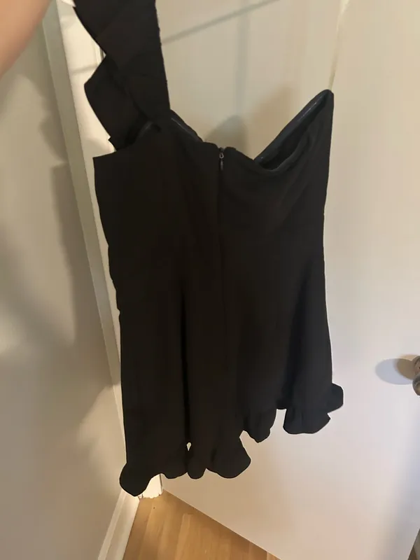 NWOT DO+BE One Shoulder Black Ruffle Romper  - Image 3
