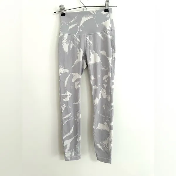 Lululemon Wunder Under High-Rise Tight 25" Flower Pop White Silver Lilac 2 - Image 4
