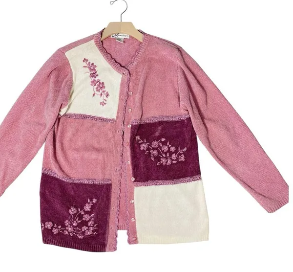 VINTAGE DRESS BARN Chenille Embroidered Cardigan - Image 5