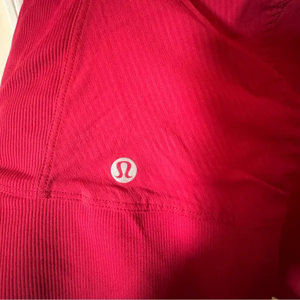 Lululemon In Flux Reversible Hooded Jacket Cranberry Red 8. Preloved excellen5 - Image 4