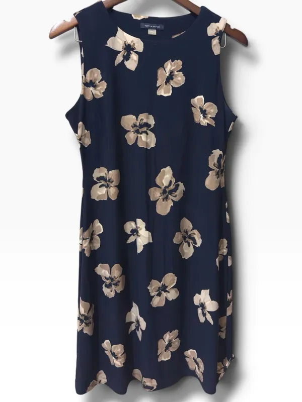 Tommy Hilfiger | NWOT Navy Cream Floral Print Sleeveless Shift Dress (Size 6) - Image 3