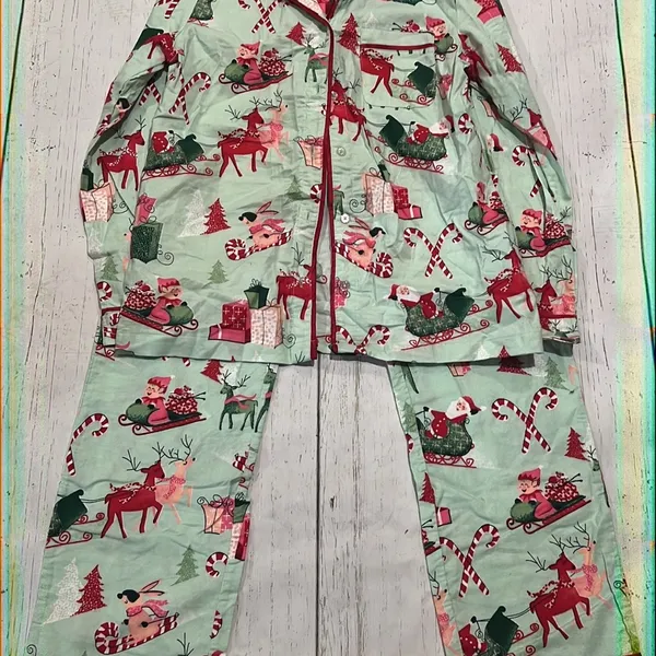 Christmas green two piece pajama set - Image 4