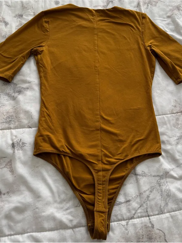 Everlane mustard tapenade Short Sleeve crewneck bodysuit, size S Supima cotton - Image 12