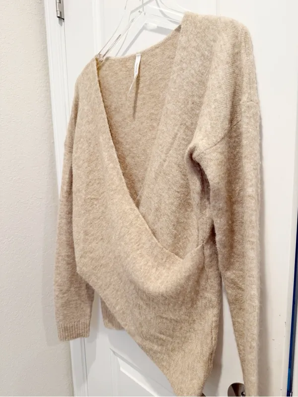 ARITZIA The BABATON Grouo Bandinj‎ Wrap Cross Front V neck Sweater in Tan - Image 5