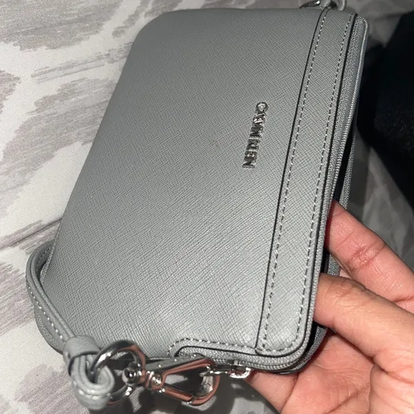 Calvin Klein wristlet - Image 3