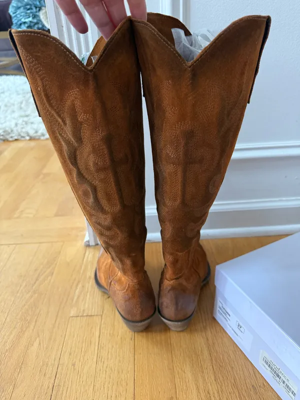 Sundance catalog walkabout tall suede boots 37 - Image 3
