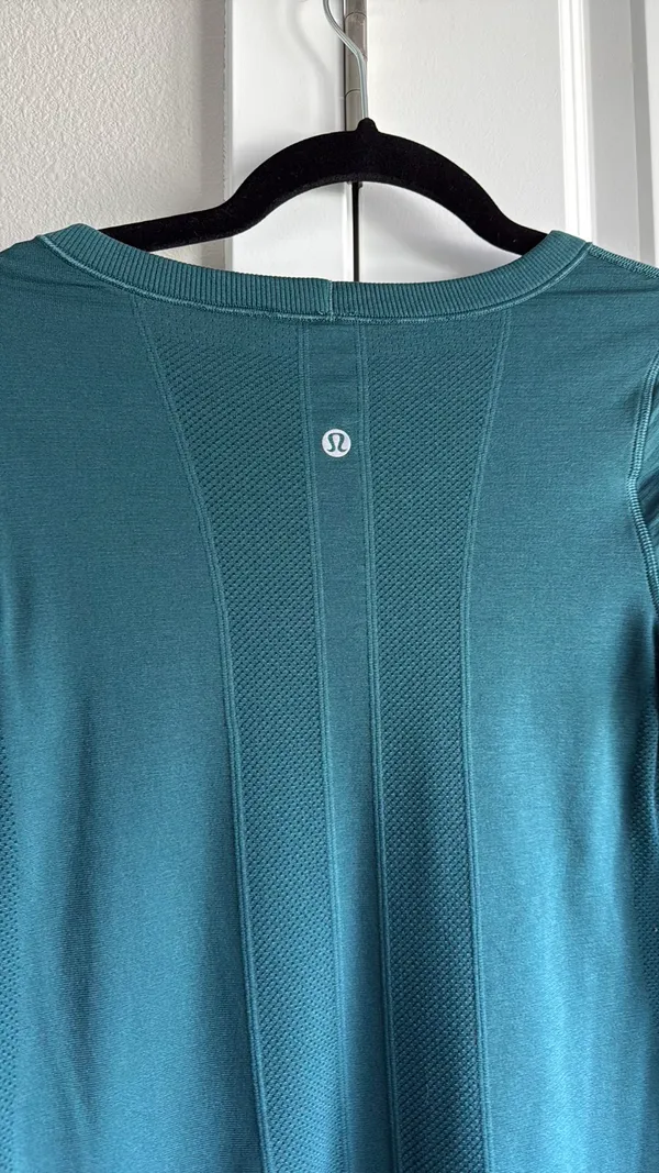 Lululemon Long Sleeve Top - Image 4