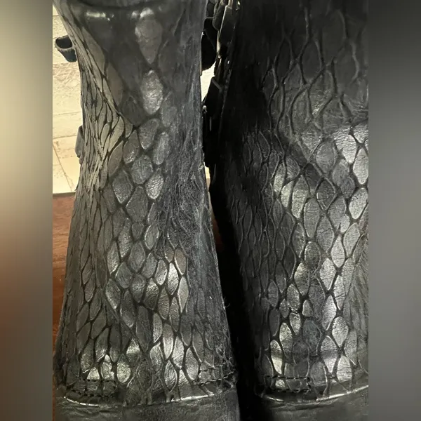 Freebird by Steven CHERI boots in Blue. Size 7 - Image 8